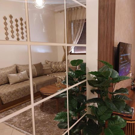 Charite Host Appartement , Wifi Et Parking Gratuit Agadir Luaran gambar
